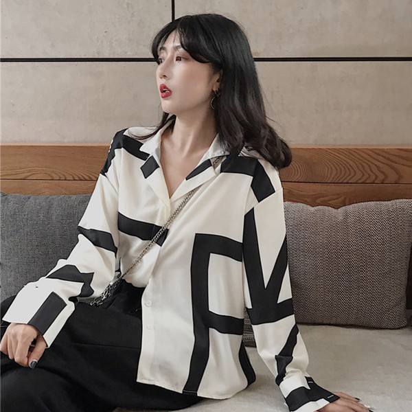 Modern női ing mintával