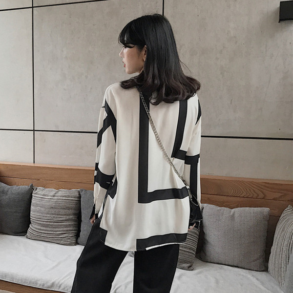 Modern női ing mintával