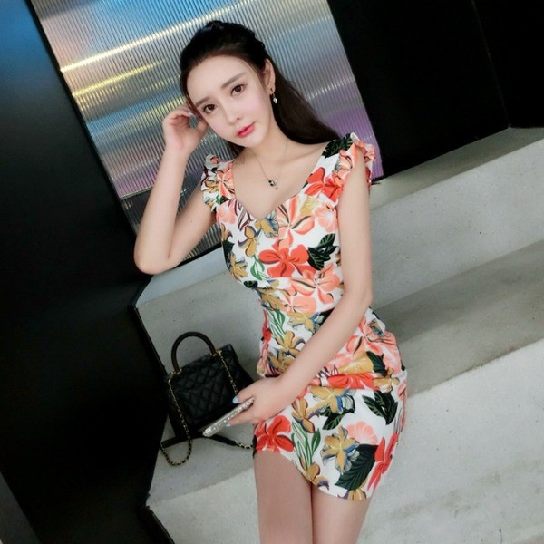 Rochie de damă proaspătă, cu decolteu în V și motive florale