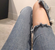 Lezser női farmer szakadt motívummal