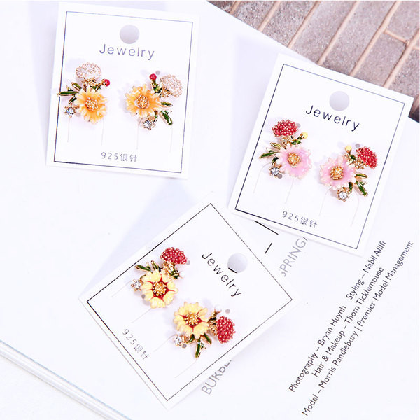 Női fülbevaló három színben, díszkövekkel