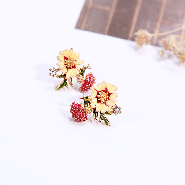 Női fülbevaló három színben, díszkövekkel