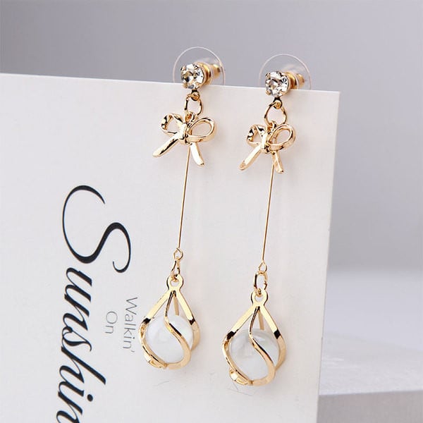 Cercei de dama de culoare aurie cu pietre decorative