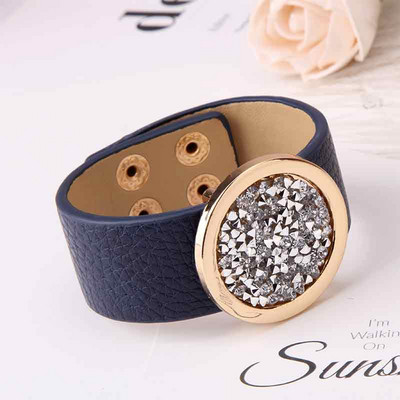 Női modern karkötő három színben kövekkel