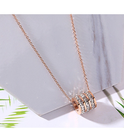 Elegáns női nyaklánc arany színben