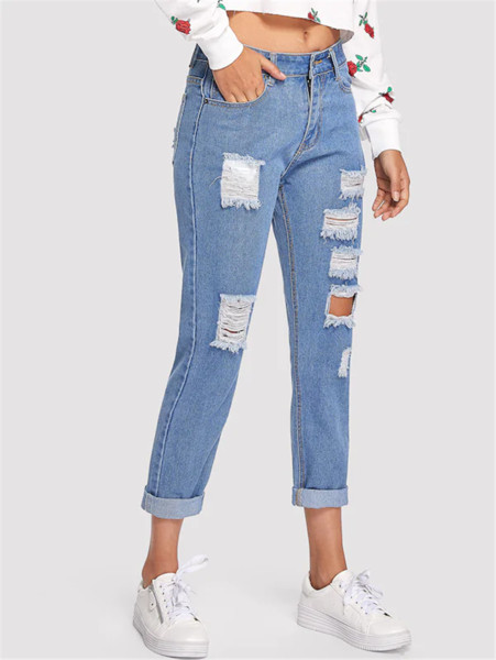 Blugi de dama moderni de culoare deschisa cu motive rupte