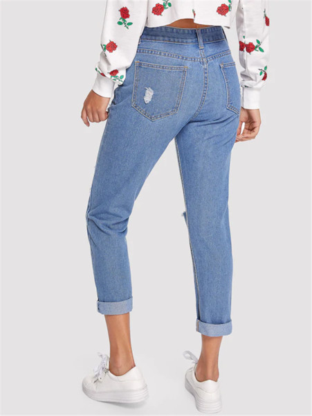 Blugi de dama moderni de culoare deschisa cu motive rupte