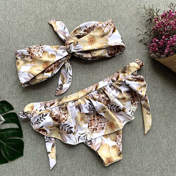 Costum de baie elegant cu model floral