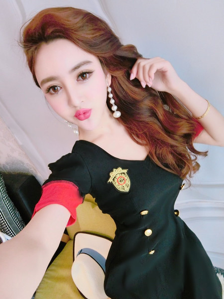 Rochie de dama actuala cu maneca scurta si nasturi in mai multe culori