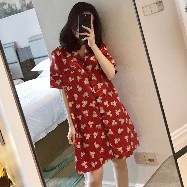 Stílusos női hálóing rövid ujjú kék és piros színben