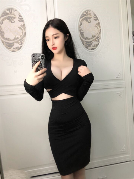 Rochie modernă de damă cu mâneci lungi și decupaje