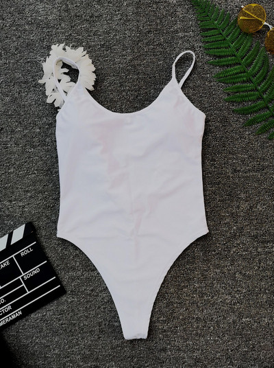 Stílusos teljes női fürdőruha fekete-fehér színben