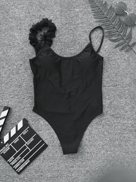 Stílusos teljes női fürdőruha fekete-fehér színben