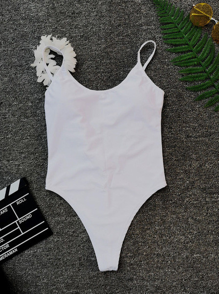 Stílusos teljes női fürdőruha fekete-fehér színben