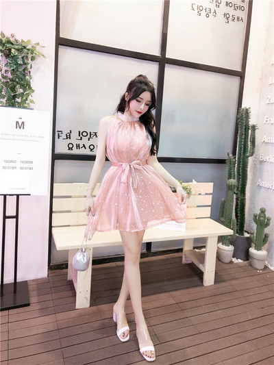 Modern női ruha rózsaszínben, fényes hatással