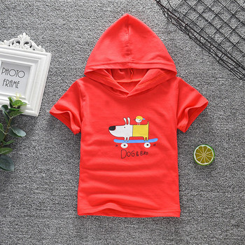 Μοντέρνα παιδική μπλούζα για αγόρια με κουκούλα και εφαρμογές