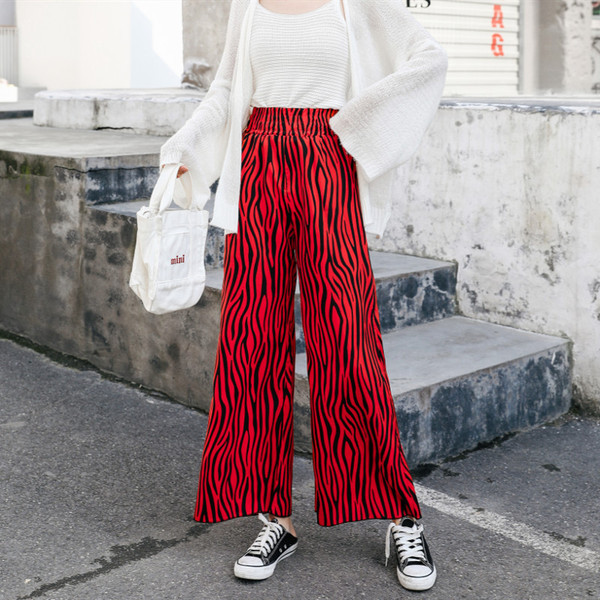 Дамски ежедневен панталон в три цвята широк модел