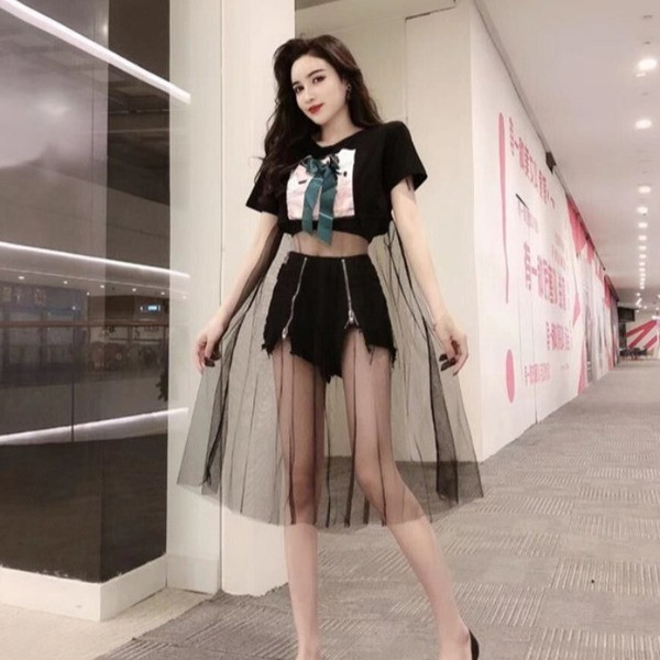 Tricou de dama modern cu tul de culoare neagra