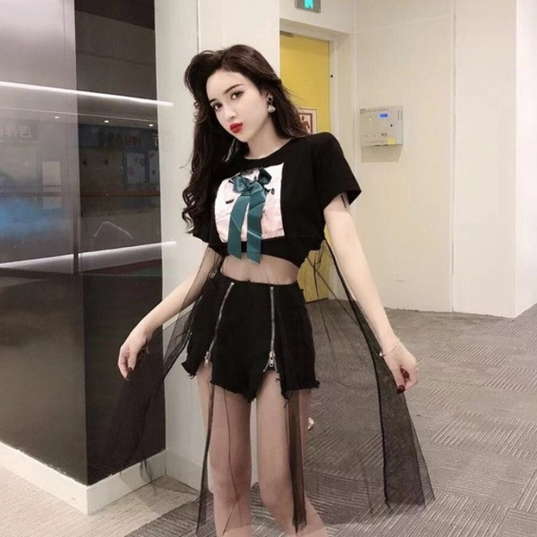 Tricou de dama modern cu tul de culoare neagra