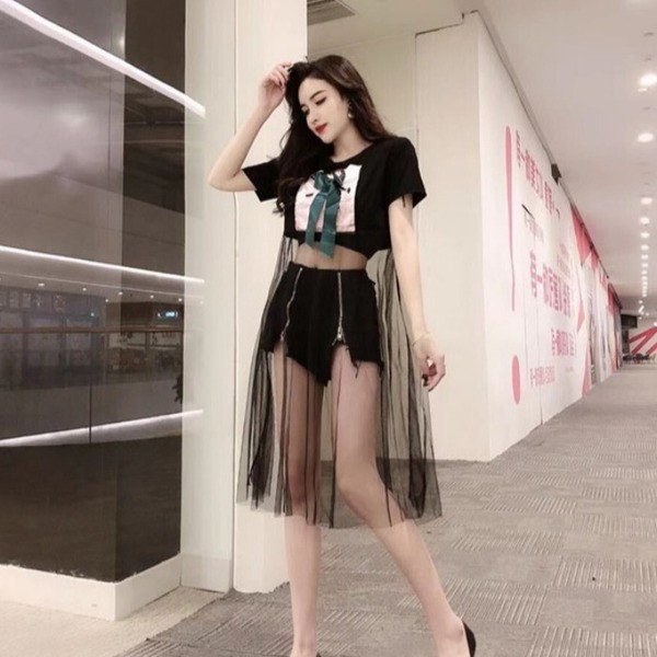 Tricou de dama modern cu tul de culoare neagra