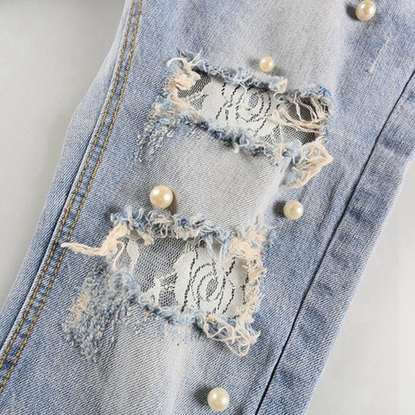 Нов модел дамски дънки с накъсани мотиви