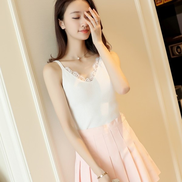 Női lezser felső csipkével és vékony pántokkal több színben