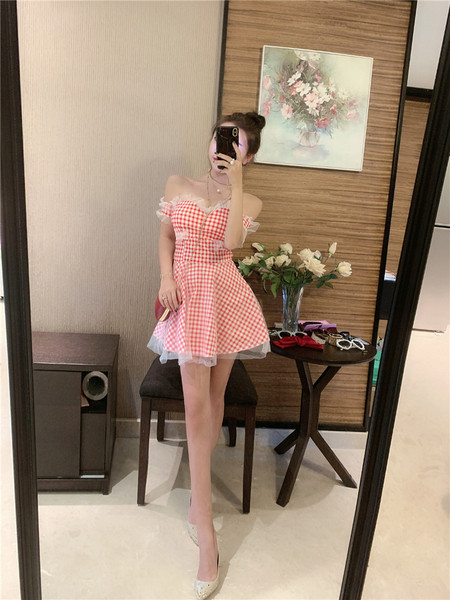 Modern kockás női ruha pántok nélkül, két színben