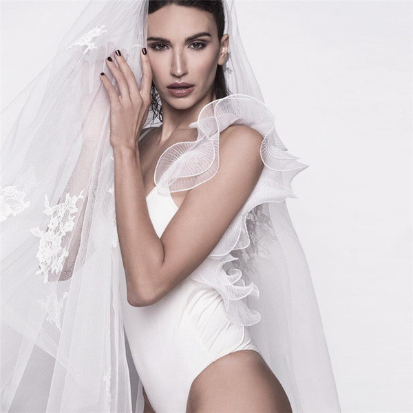 Costum de baie de damă actual cu element de dantelă - în două culori