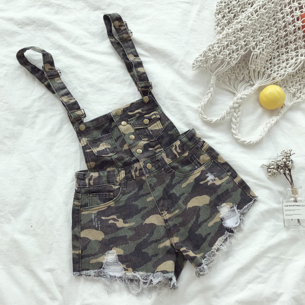 Salopeta de dama cu motive de camuflaj