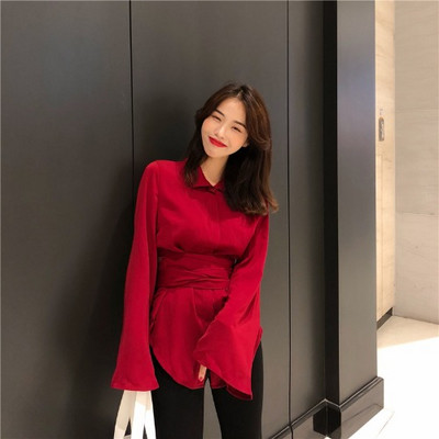 Modern, hosszú ujjú női ing piros-fehér színben