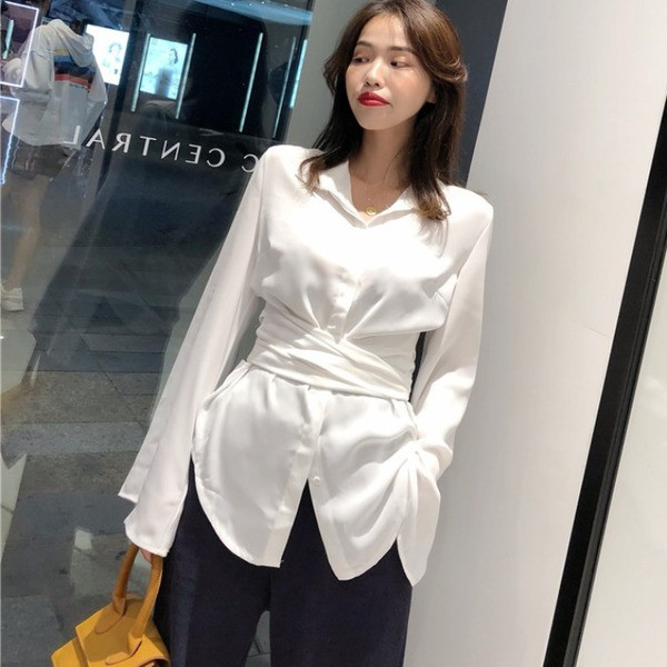 Modern, hosszú ujjú női ing piros-fehér színben