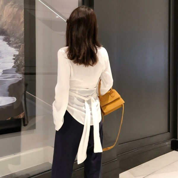 Modern, hosszú ujjú női ing piros-fehér színben