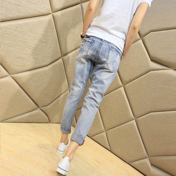 Τζιν γυναικεία με σκισμένα σχέδια και εκτυπώσεις