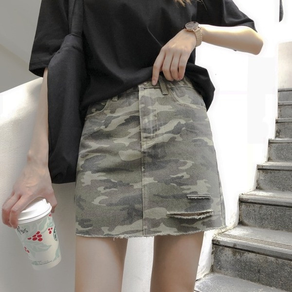 Fusta de dama moderna cu talie inalta si model de camuflaj