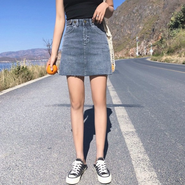 Aktuális női farmerszoknya két színben