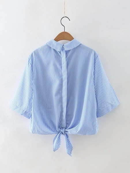 Cămașă modernă de damă cu broderie în albastru