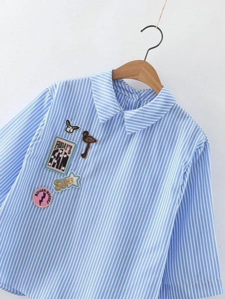 Cămașă modernă de damă cu broderie în albastru