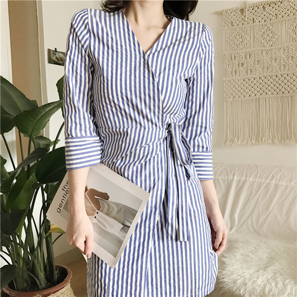 Rochie moderna de dama in albastru si negru