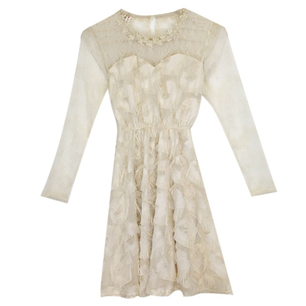 Elegáns női ruha hosszú ujjal és hímzéssel