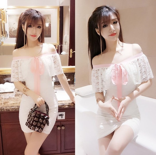 Testhezálló női ruha csupasz váll és csipke