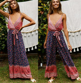 Modern női overall vékony pántokkal és V-nyakkal