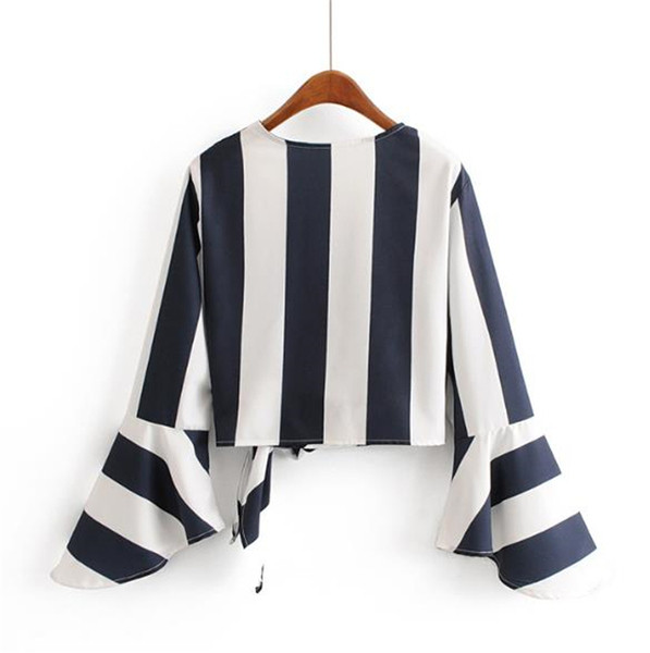 Stílusos női blúz V-nyakú és lótusz ujjakkal