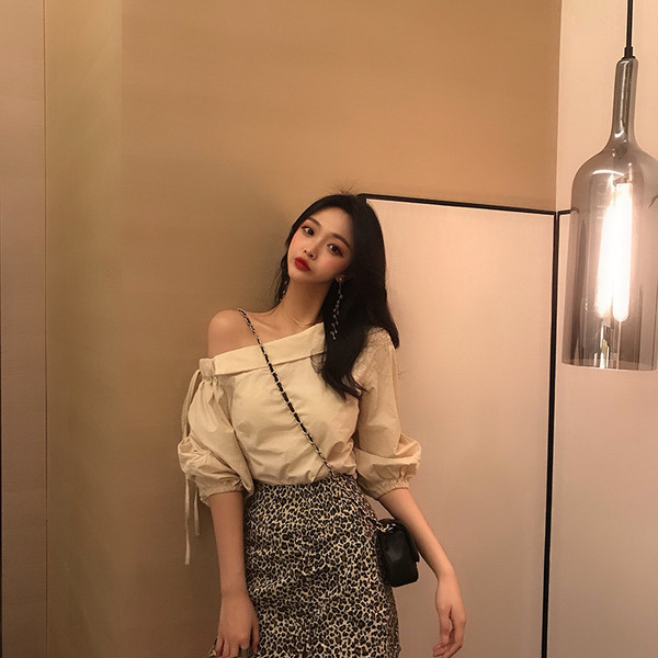 Modern női ing csupasz vállal, két színben