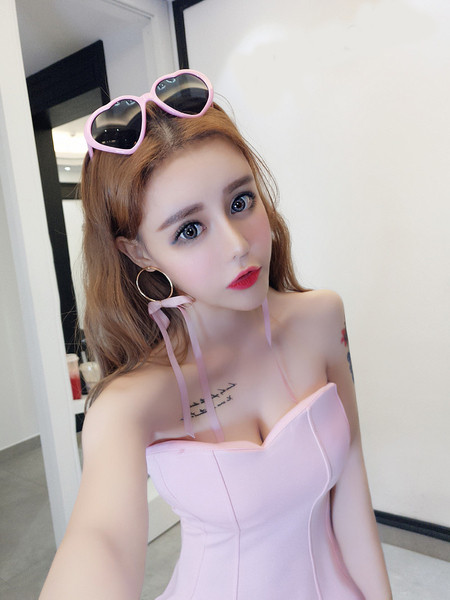 Rochie de dama actuala in roz