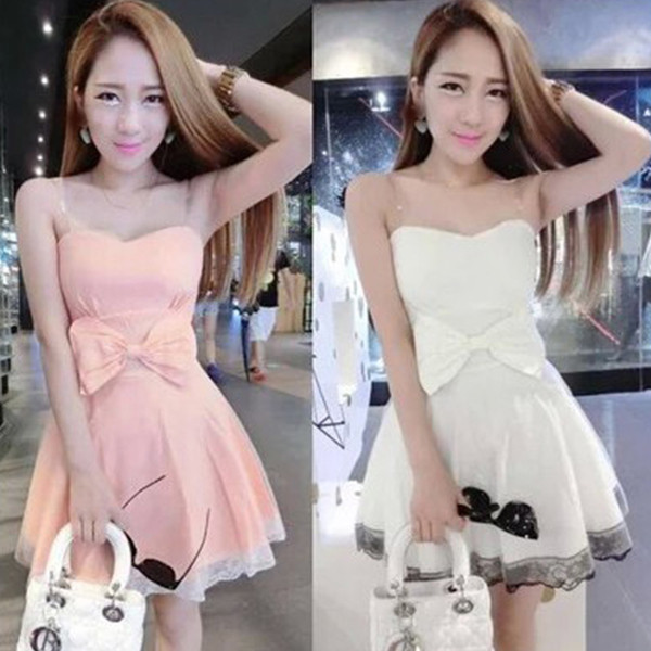 Rochie de dama actuala cu umerii goi si panglica