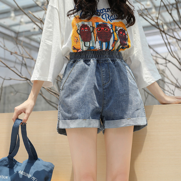 Pantaloni scurți moderni de damă din denim cu talie elastică