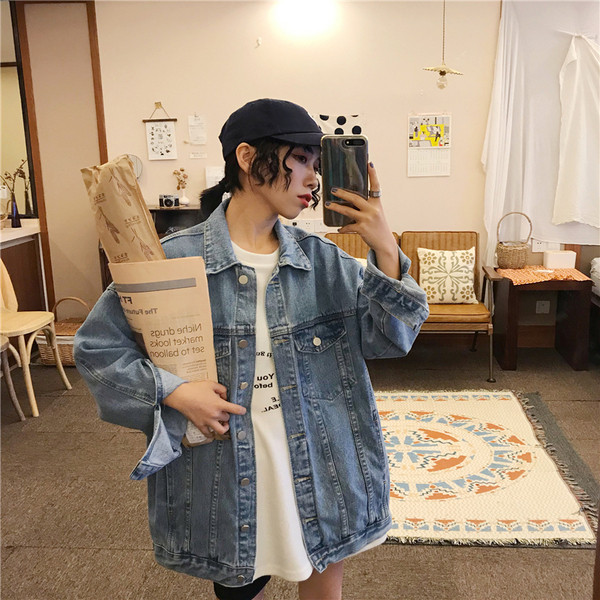 Jachetă modernă de denim pentru femei - un model larg