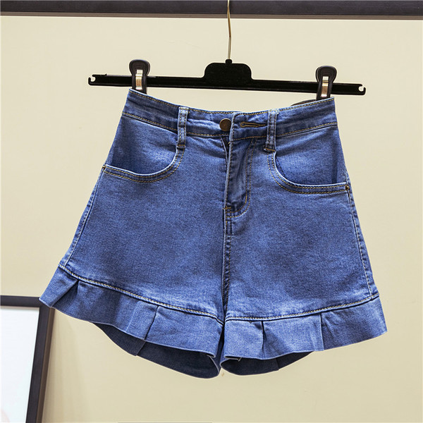 Актуални дамски къси дънкови панталони в два цвята