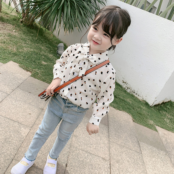 Cămașă actuală pentru copii pentru fete în alb