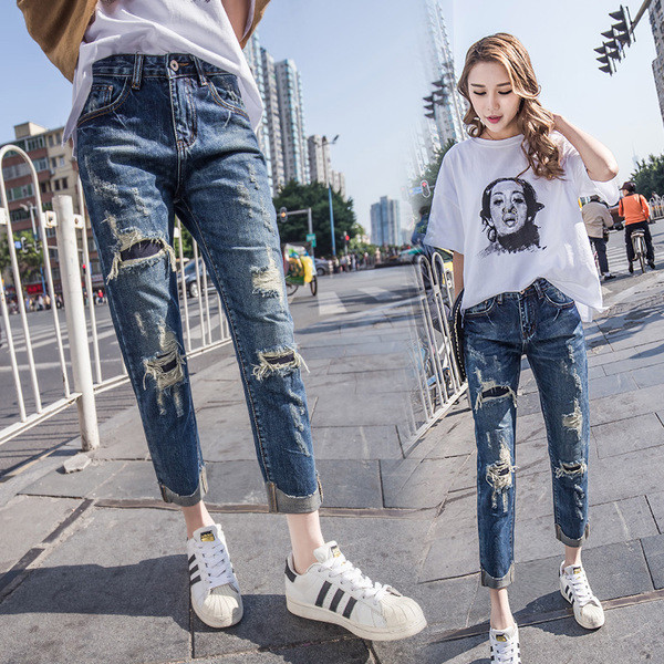 Női modern szakadt farmer, alacsony derékkal